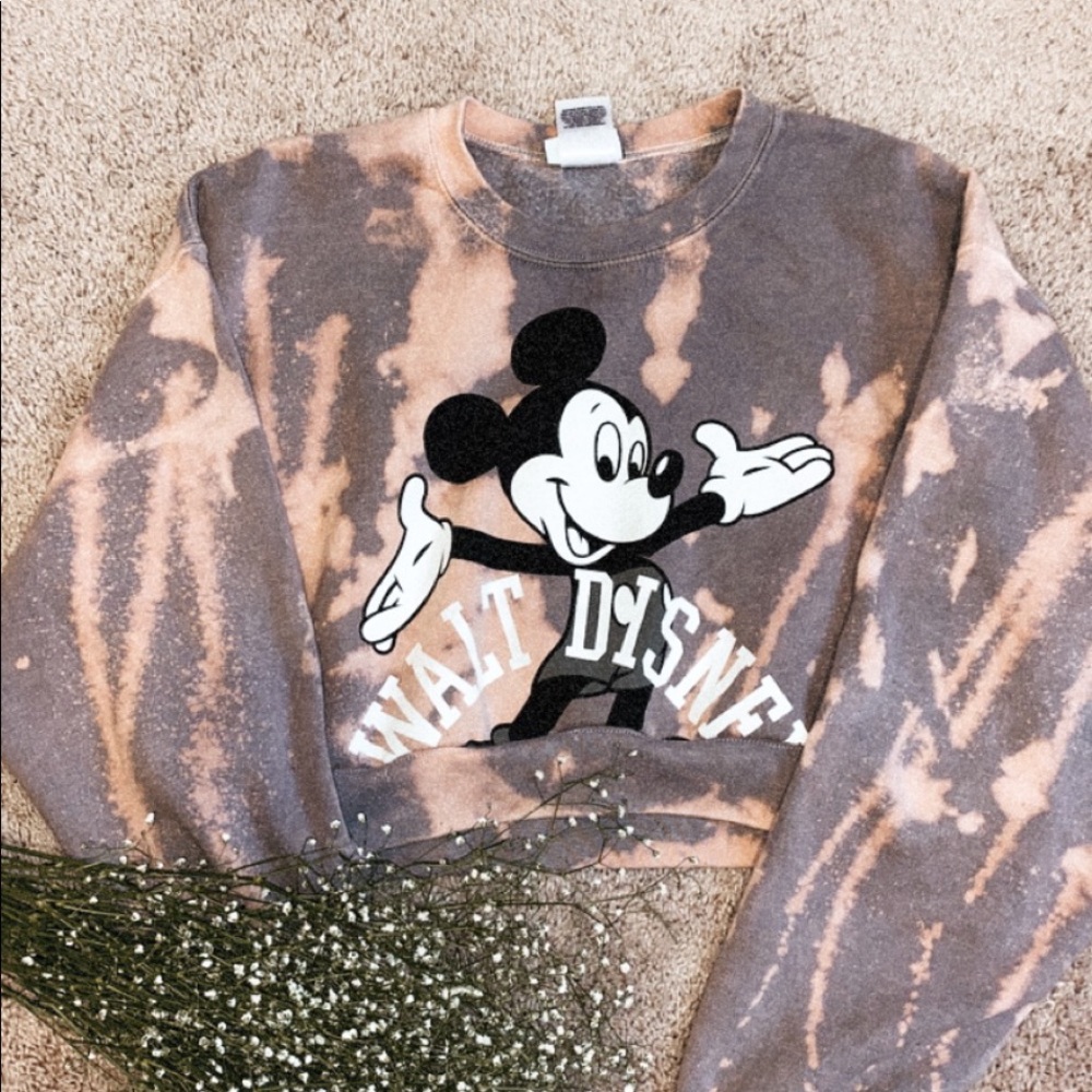 Hand tie dyed & cropped sweatshirt